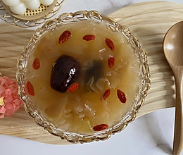 #流感季饮食攻略#苹果红枣银耳汤的做法
