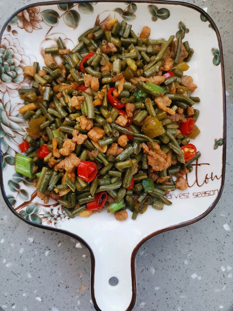 酸豆角炒肉沫的做法