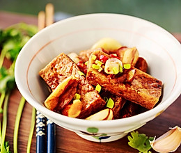 蒜香闷油炸豆腐的做法