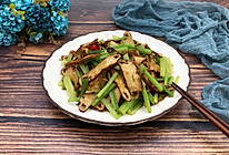 美味家常菜-芹菜炒香干的做法