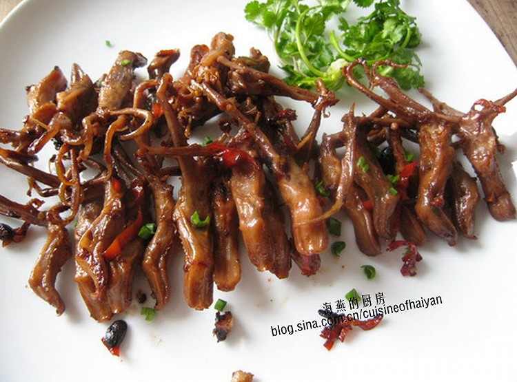 欲罢不能的舌尖跳动的美味--【香辣鸭舌】的做法