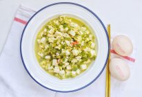 高蛋白下饭家常菜：青椒鸡蛋烩豆腐的做法