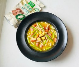 #厨房鲜香秘诀，太太乐松茸鲜，一餐一筷见鲜香#芦笋火腿海鲜菇的做法