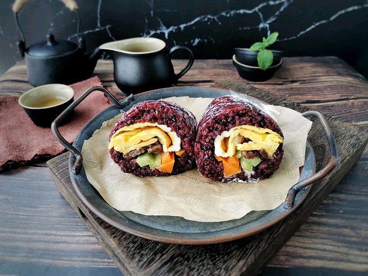 糯香紫米卷的做法