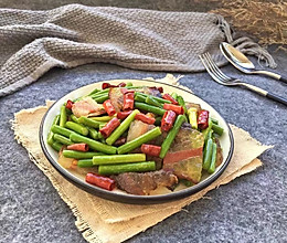 腊肉炒蒜苔的做法