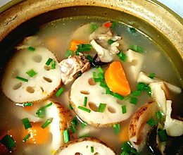 莲藕排骨汤的做法