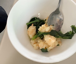 给女儿做的一碗菠菜虾滑汤的做法