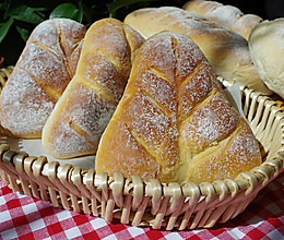 欧式风格的叶子状三角豆沙包，馅料超级足的做法