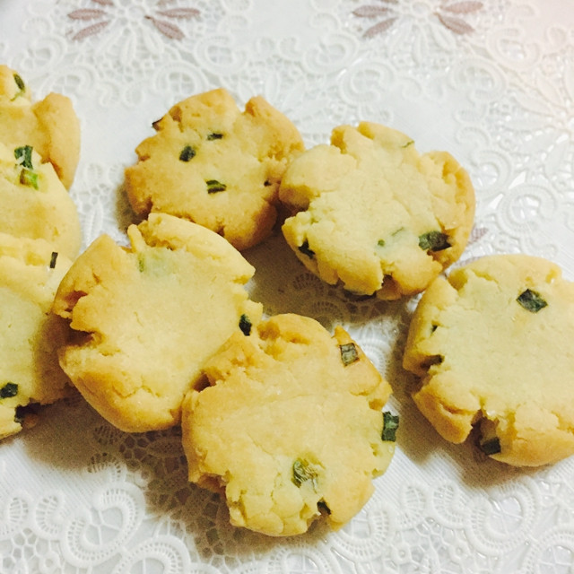 给您不一样的味蕾冲击——香葱酥饼的做法