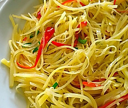 酸辣土豆丝--夏日的一抹酸爽的做法