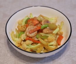 #最是家乡味 冬至大如年#快手家常菜～香肠炒花菜的做法