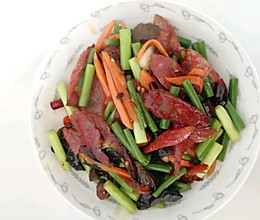 腊肠蒜苔的做法