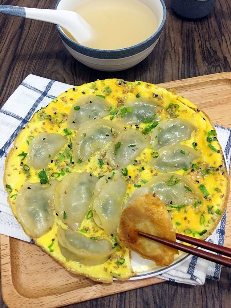 抱蛋煎饺的做法
