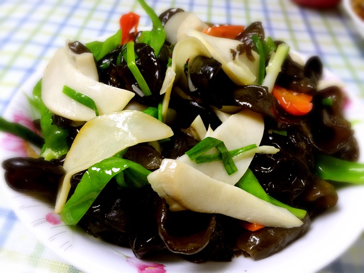 杏鲍菇炒黑木耳的做法