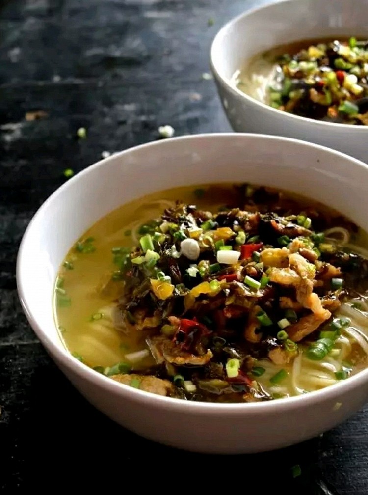 雪菜肉丝面的做法