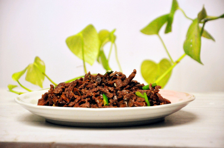 牛肉炒姬松茸的做法