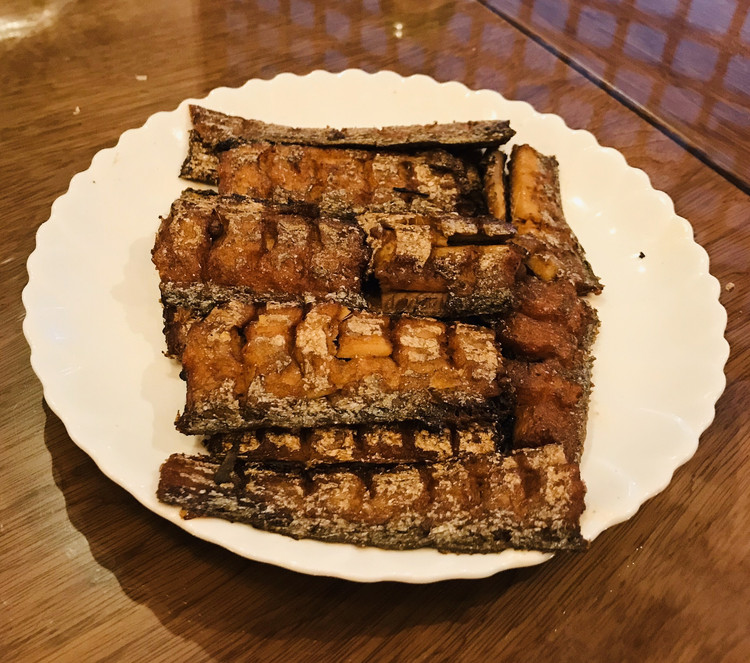 焖酥带鱼的做法