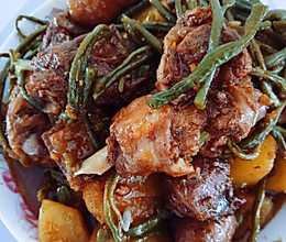 笨鸡炖干豆角土豆的做法