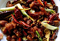 辣子肥肠（火爆肥肠）的做法