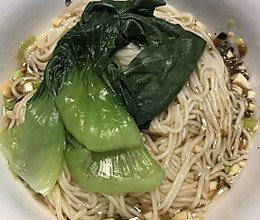 清汤面条（热油浇汁儿版）的做法