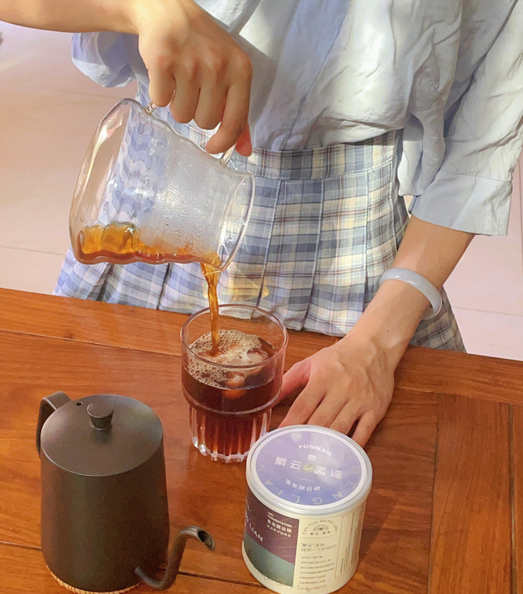 早起一杯咖啡去水肿 感受咖啡的魅力的做法