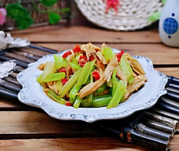 辣炒芹菜鸡胸肉#冰箱剩余食材大改造#的做法