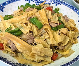 腐竹炒肉的做法