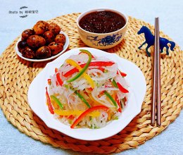 #刘畊宏女孩减脂饮食#白萝卜拌彩椒的做法