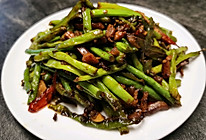 干煸豇豆腊肉丝的做法