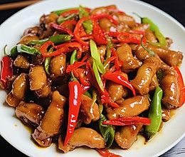 太诱人了！超级下饭的爆炒肥肠，好吃到舔碗｜的做法