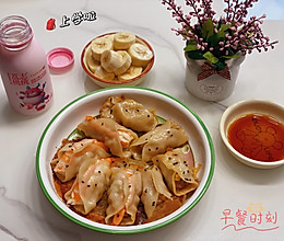 猪肉玉米鲜虾锅贴的做法
