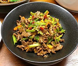 湘味小炒黄牛肉的做法