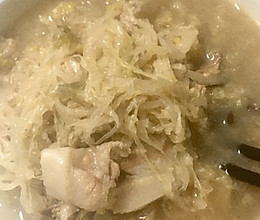 猪肉炖酸菜（妈妈做的味道）的做法