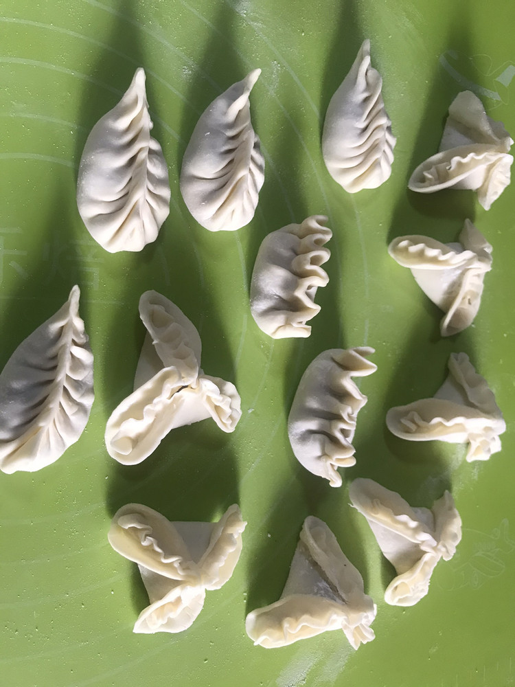 各种水饺包法的做法