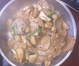 草菇炒肉片的做法