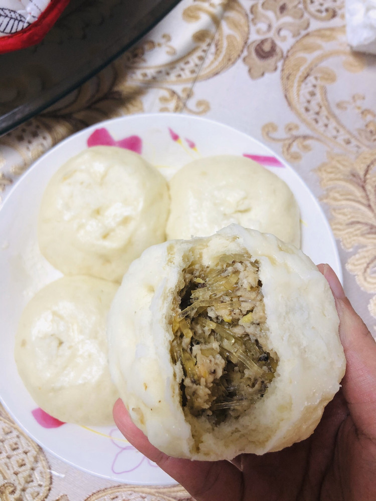 猪肉粉丝包的做法