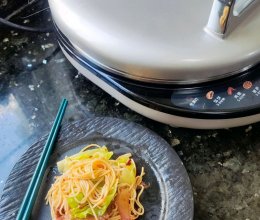 #利仁小钢人电饼铛#电饼铛版炒面的做法