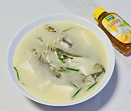 #鸡汁入家宴 感恩正当“食”#豆腐黄骨鱼汤的做法