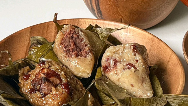 中式早餐，/肉粽&豆沙粽&mini粽&海带汤的做法