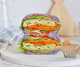 蟹味菇蛋饼三明治的做法