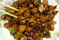 土豆鸡胸肉炒辣椒的做法
