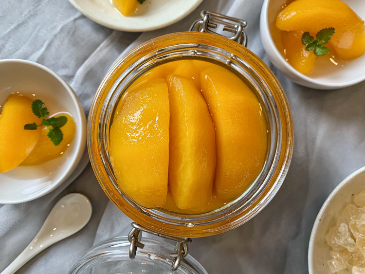 冰糖黄桃的做法