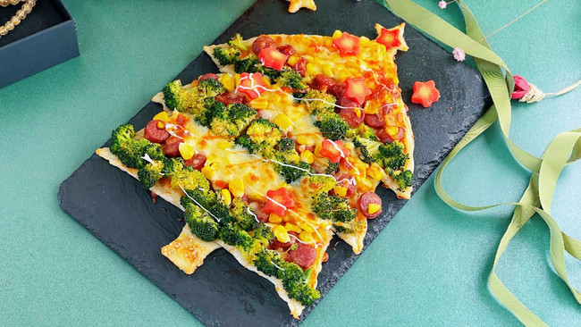 #暖冬酱在手，嗨吃部队锅#免揉面手抓饼圣诞树酥脆美味的做法