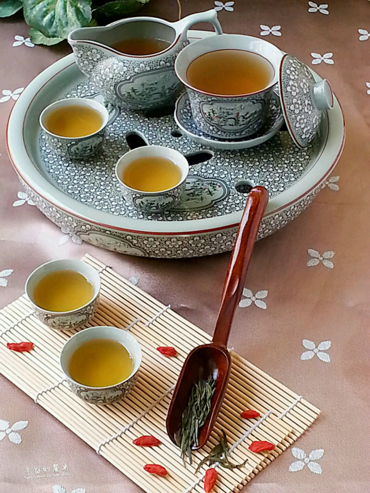 瘦身护眼   雀舌枸杞茶的做法