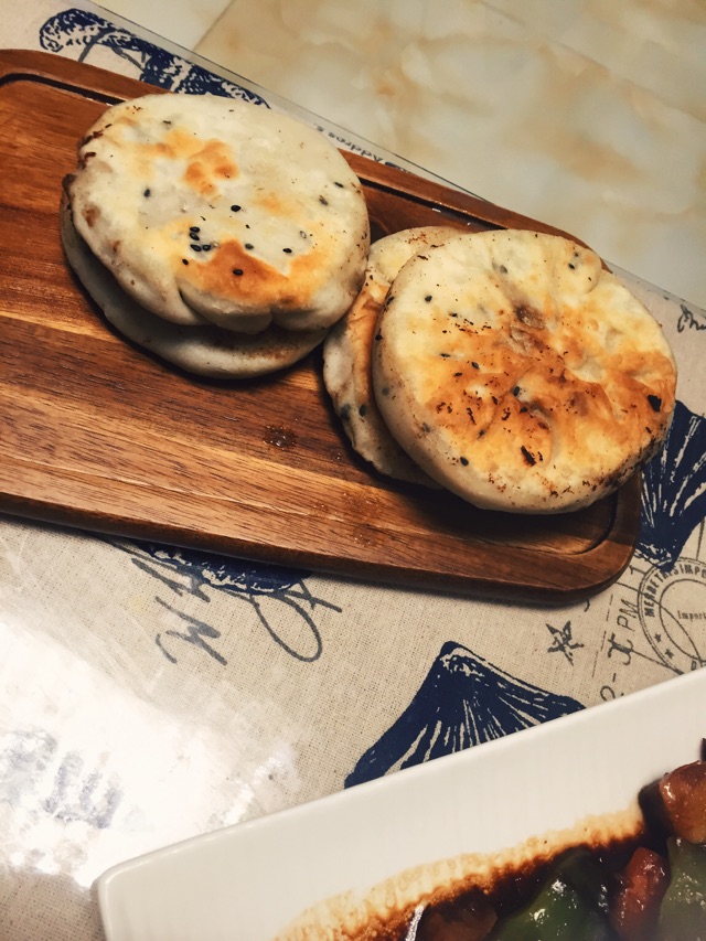 牛肉馅饼 紫薯粥的做法