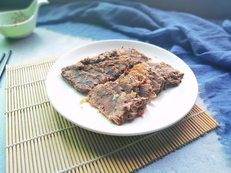 卤牛肉的做法