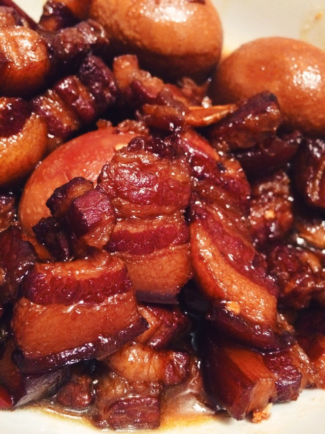 罐头味的私房红烧肉（不用酱油的红烧肉加卤蛋）的做法