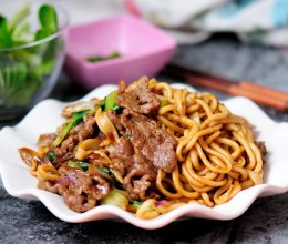 孜然牛肉炒拉条 家常面条百吃不厌的美味做法的做法