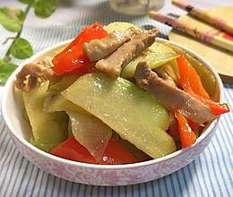 红椒肉片佛手瓜的做法