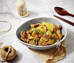 白萝卜炖牛筋巴脑，好吃得汤汁都要拌饭的做法